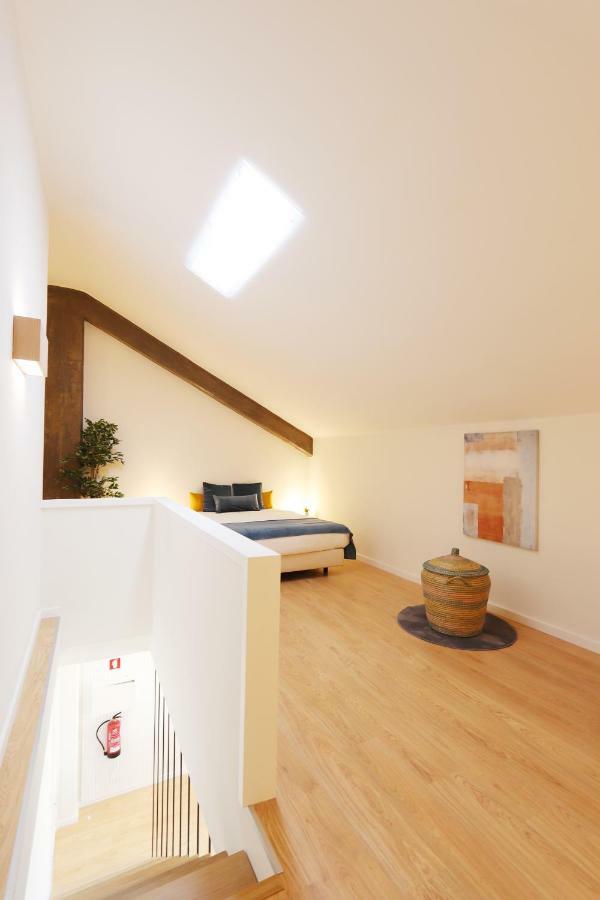 HM - Living Batalha Square 2 Appartamento OOporto Esterno foto
