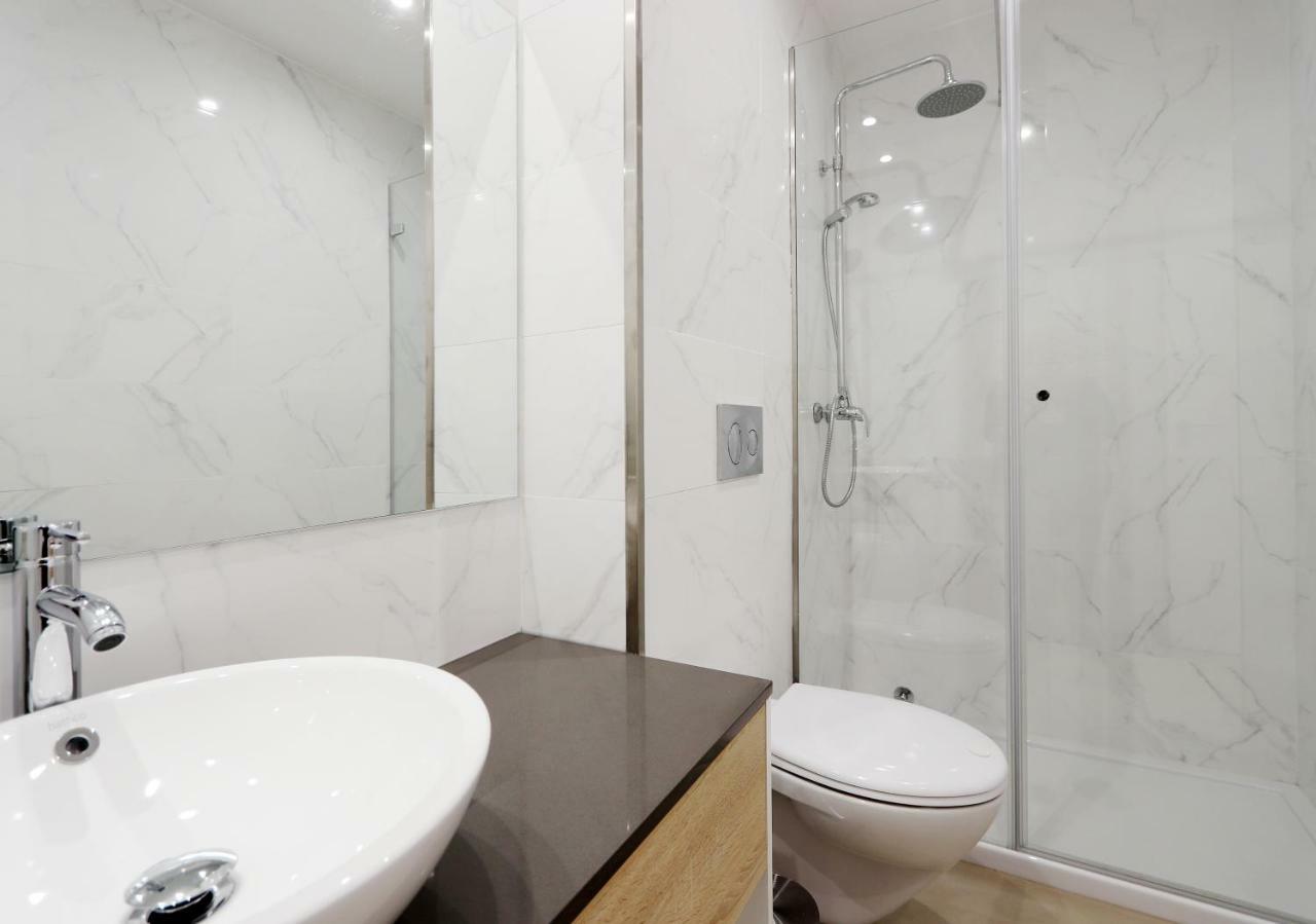 HM - Living Batalha Square 2 Appartamento OOporto Esterno foto